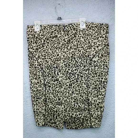 Torrid Women's Leopard Print Stretch Pencil Skirt-Size 16 - Picture 3 of 7
